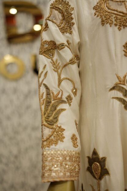 Sara Ali Khan "Nureh Pearl White Pishwas" — image 2