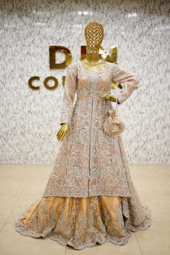 Zarnigar Tail Lehenga