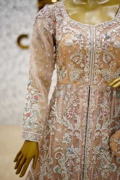 Zarnigar Tail Lehenga — image 6