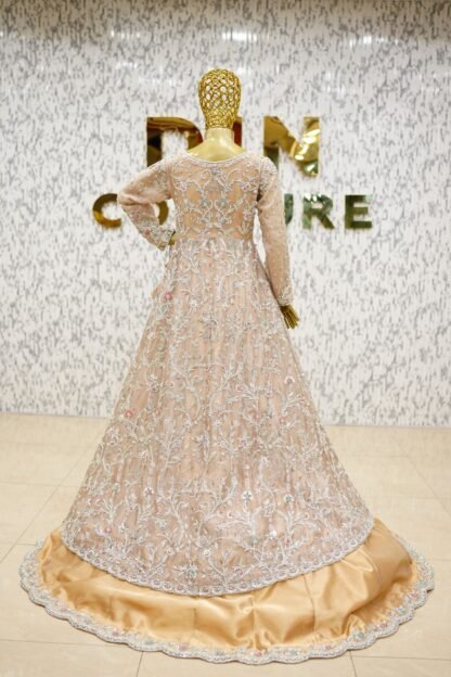 Zarnigar Tail Lehenga — image 5
