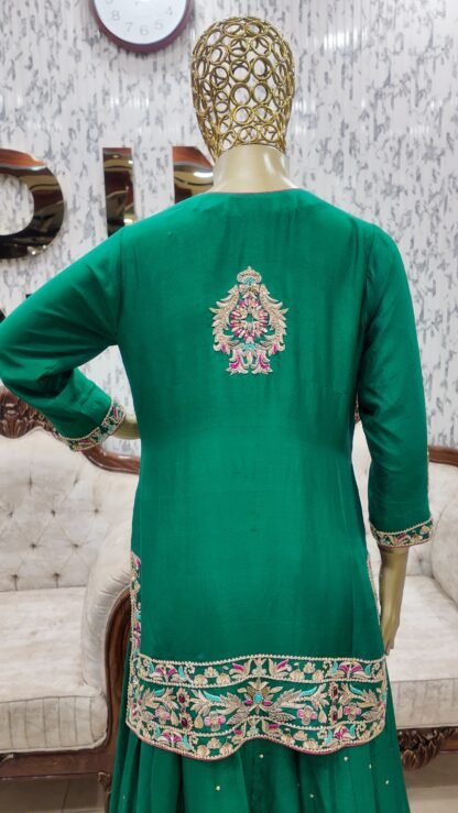 Regal Emerald Silk Ensemble — image 10