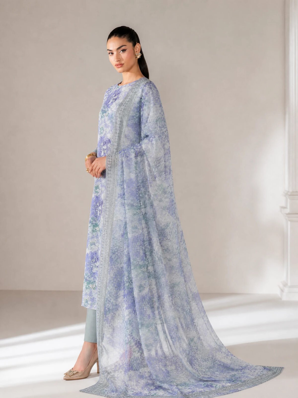 Pose 1 — 45° Side Profile
