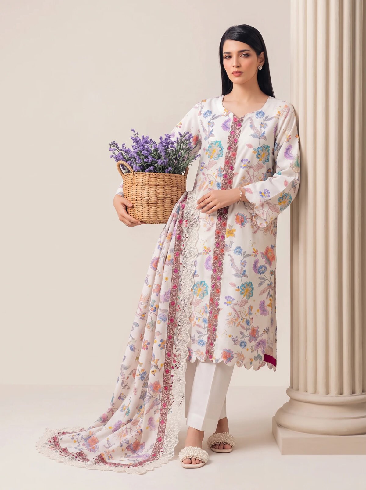 Pose 6 — Editorial Pillar Lean
